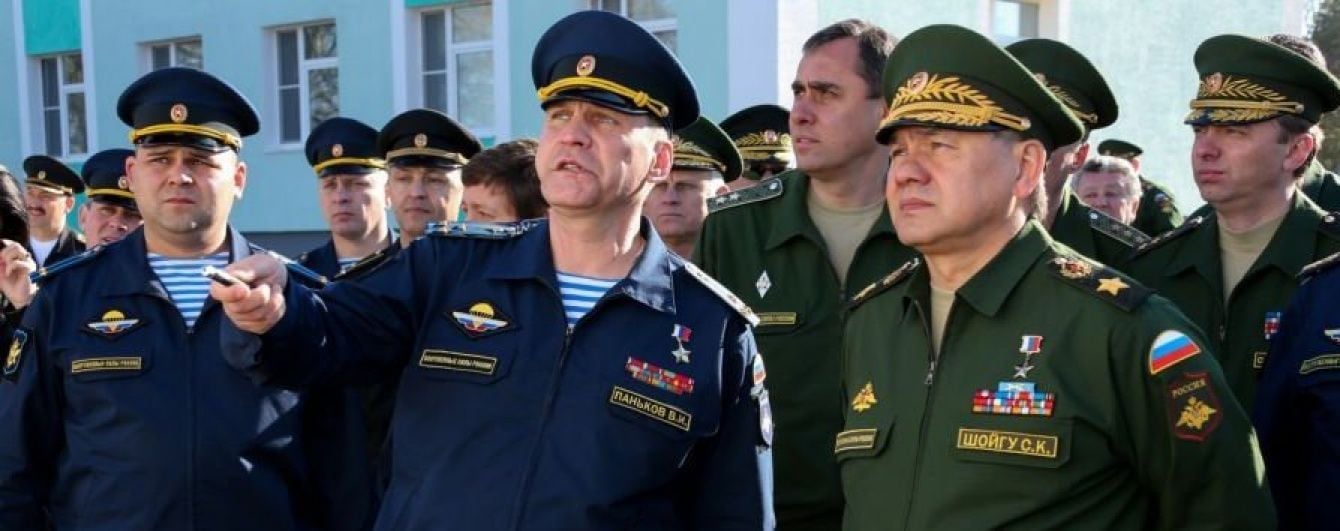 Росія перекидає 10 тисяч військових до кордонів НАТО