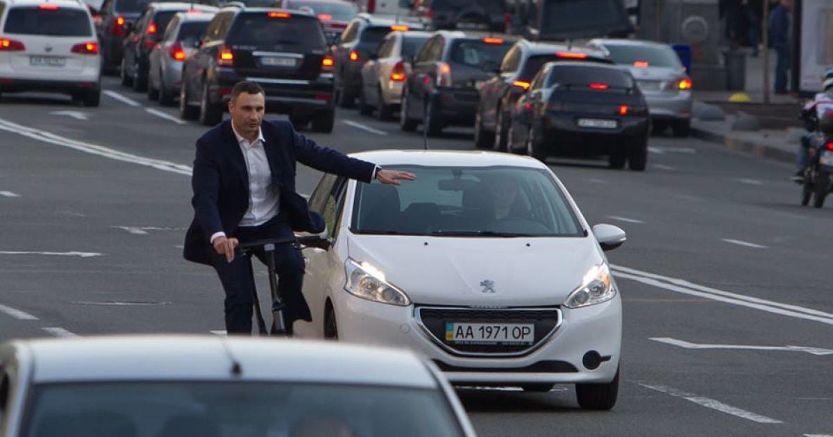 Альтернативний транспорт: все більше киян воліють їздити на роботу на великах