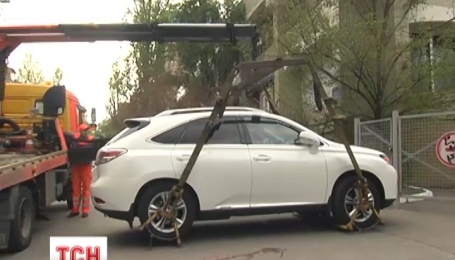 Жінка-водій, яка на Lexus двічі переїхала дитину, спростовує свою провину