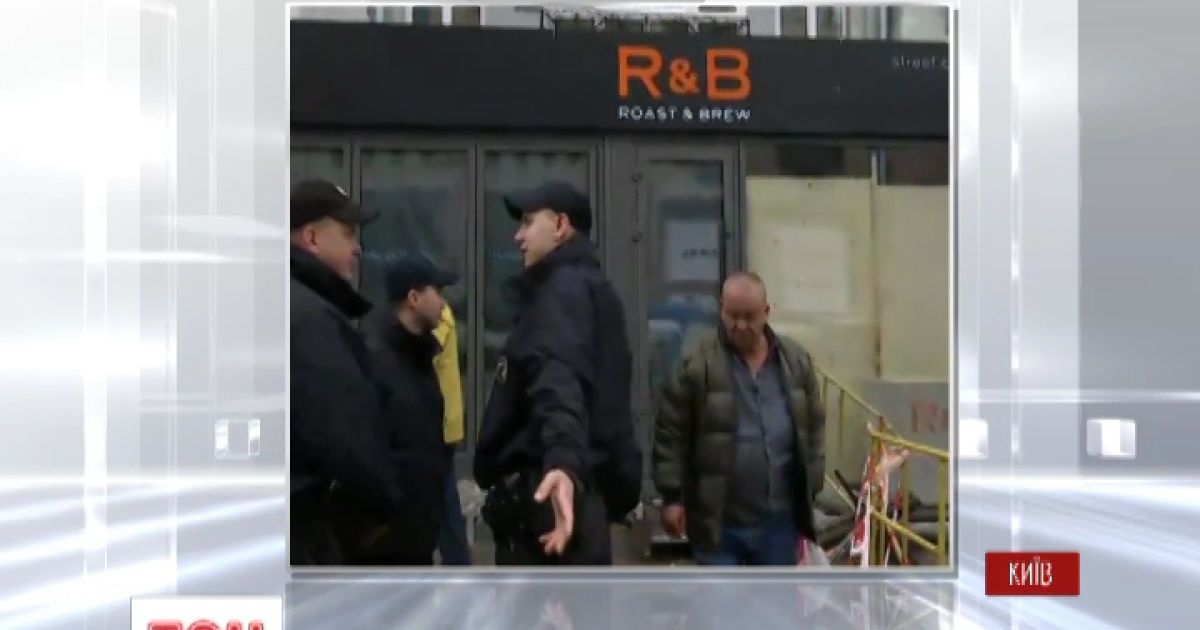 Мешканці центру Києва перекрили дорогу через відсутність гарячої води