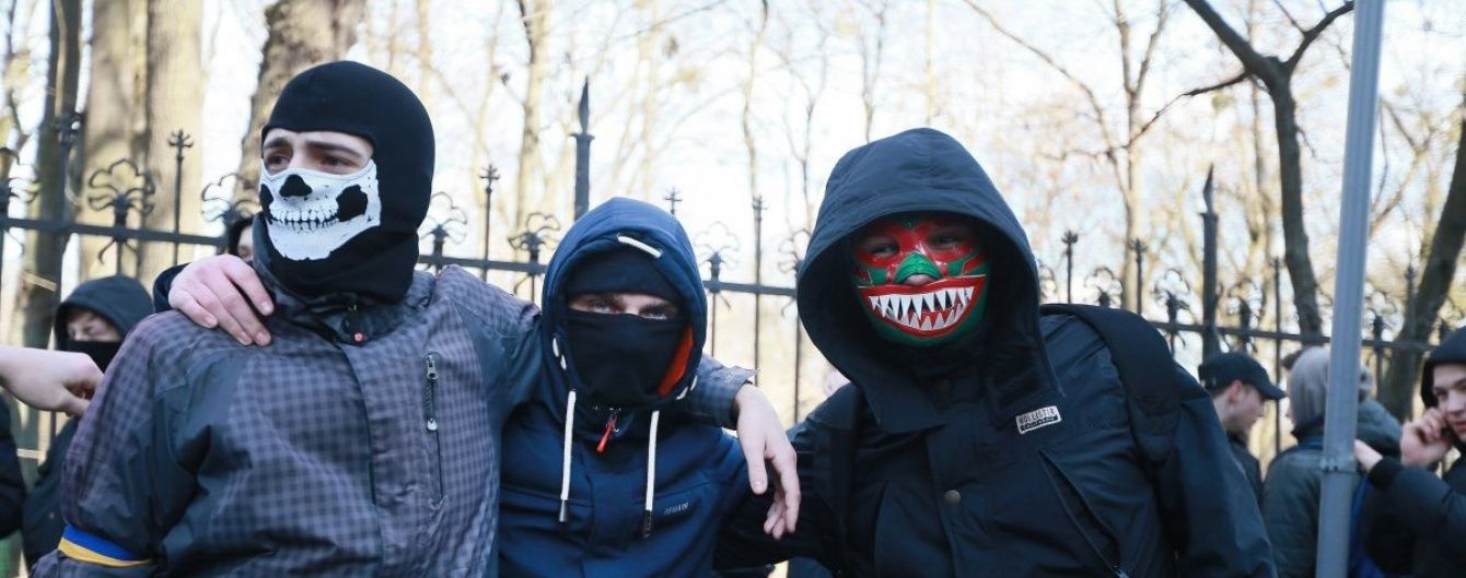 В Одесі 2 травня будуть затримувати людей у балаклавах