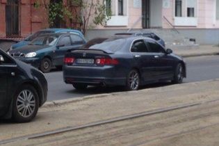 Поліція встановила власника авто та рушниці, з якої стріляли у телевізійників в Одесі