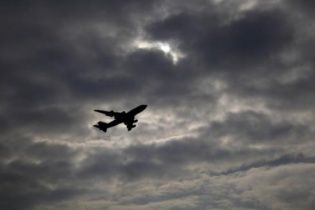 Через негоду літак із пораненими бійцями АТО не долетів до Львова