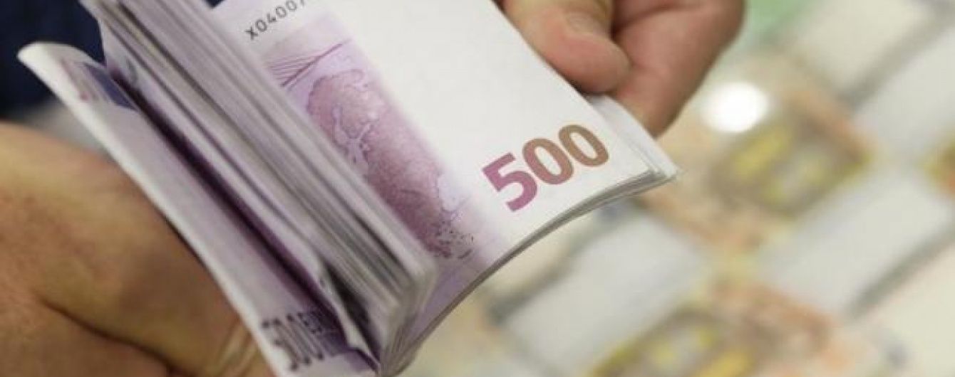На європейців чекають нові банкноти у 100 і 200 євро
