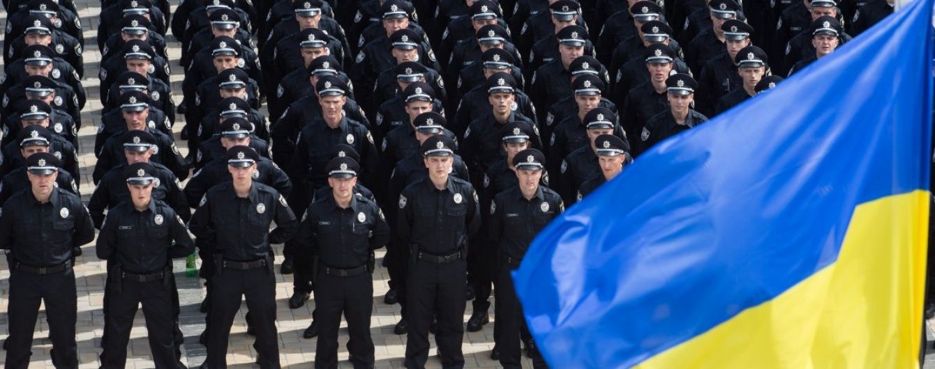 В Сумах отстранили от службы патрульных, которые издевались над мужчиной