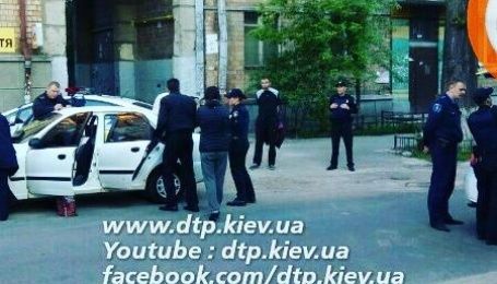 У Києві затримали чоловіка, який за ранок пограбував 12 автомобілів