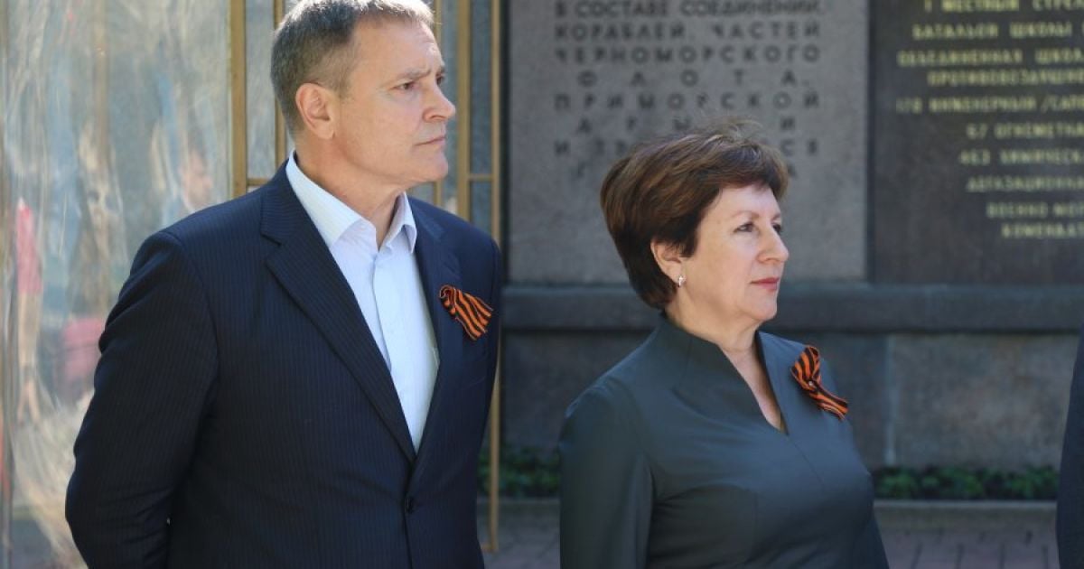Дружина екс-регіонала Колесніченка хоче позбавити його батьківських прав