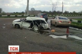 На Дніпропетровщині в аварії загинули двоє жінок та дитина