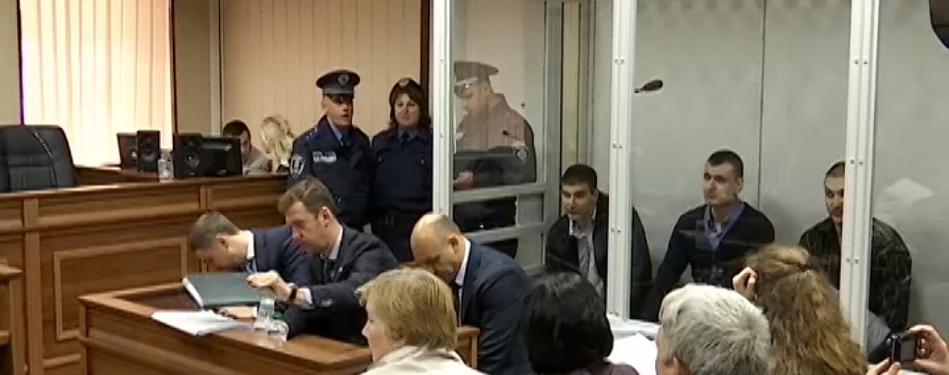 Усі присяжні у справі екс-"беркутівців" заявили самовідвід через низьку "зарплату"