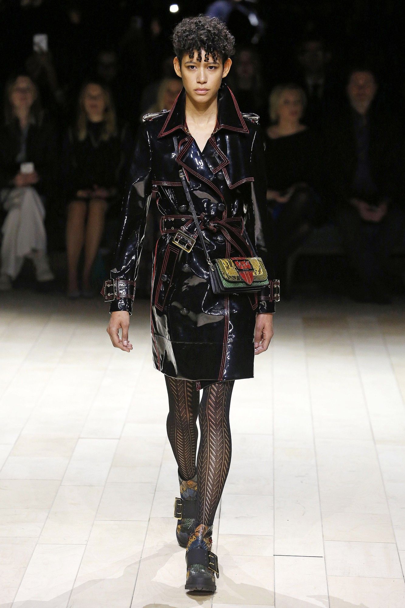 Коллекция Burberry прет-а-порте сеона осень-зима 2016-2017_15
