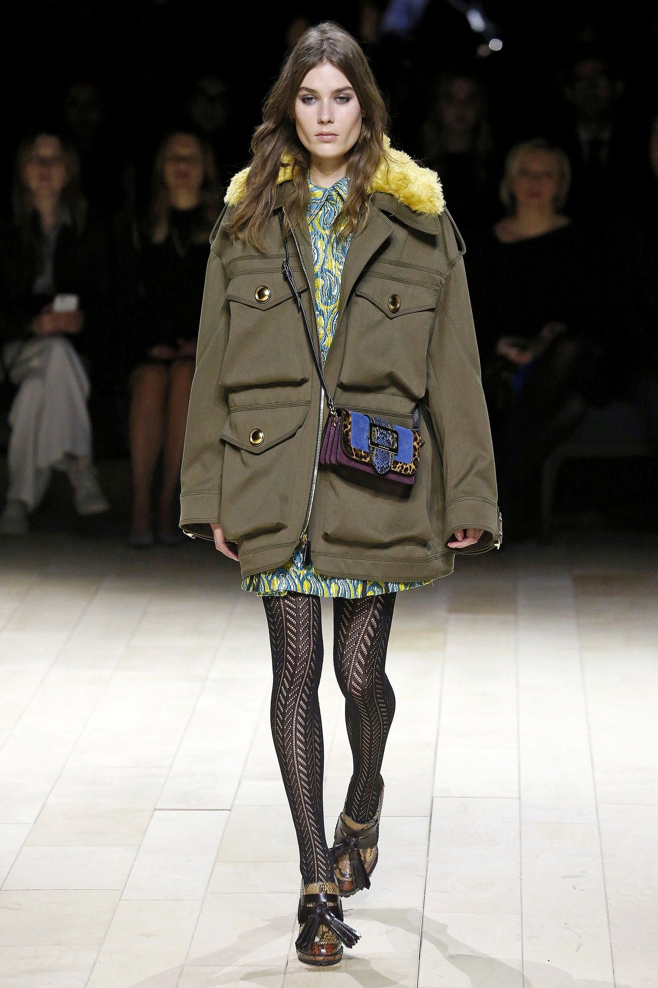 Коллекция Burberry прет-а-порте сеона осень-зима 2016-2017_9