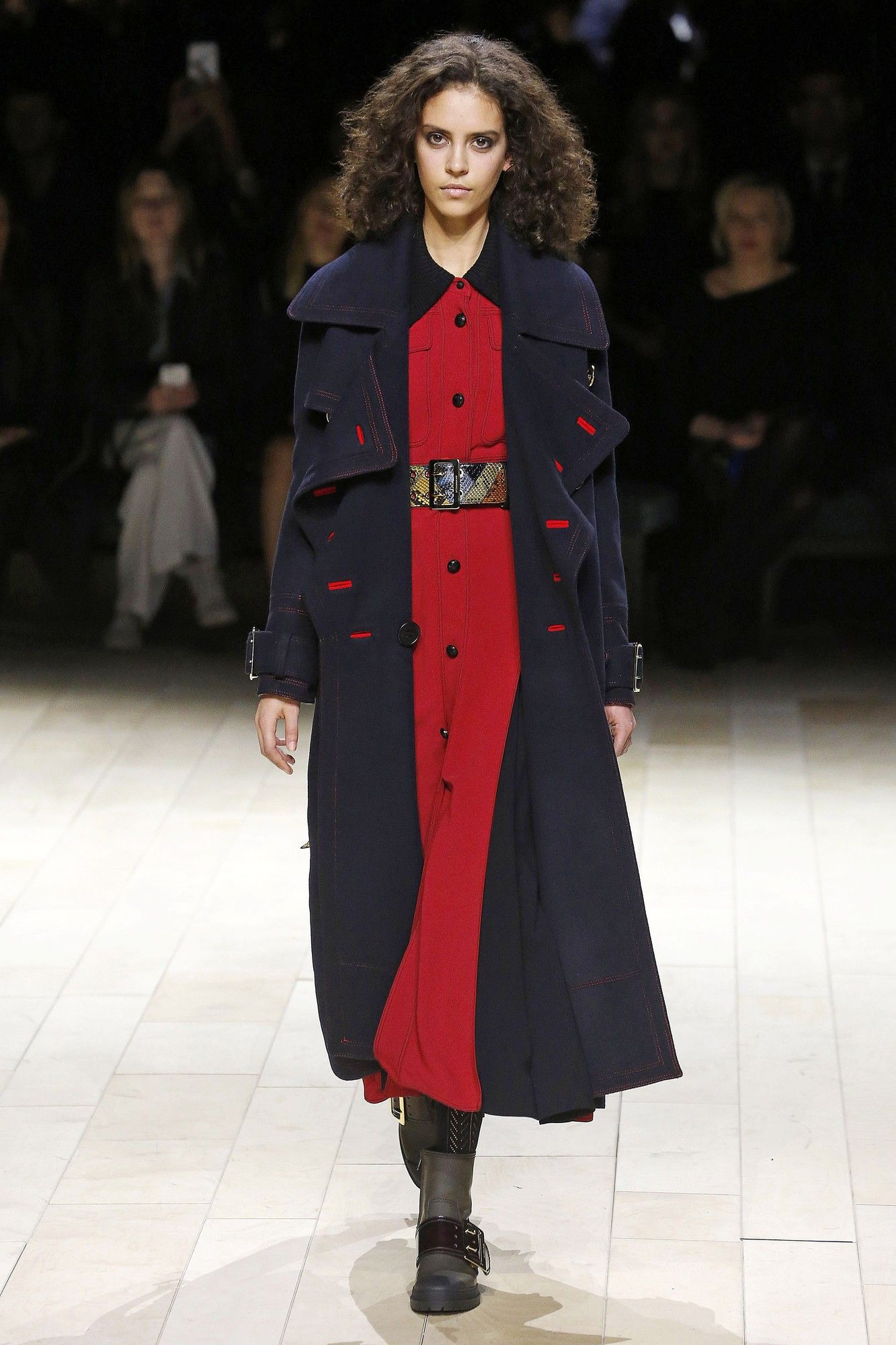 Коллекция Burberry прет-а-порте сеона осень-зима 2016-2017_28