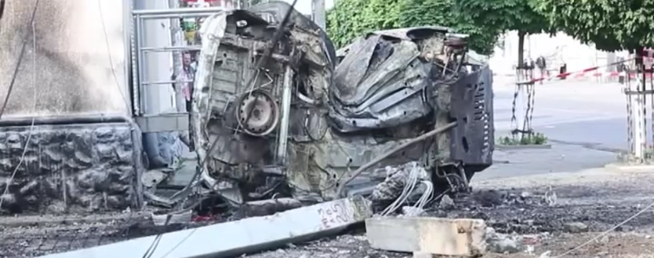 У жахливій аварії на Львівщині згоріли заблоковані в авто люди