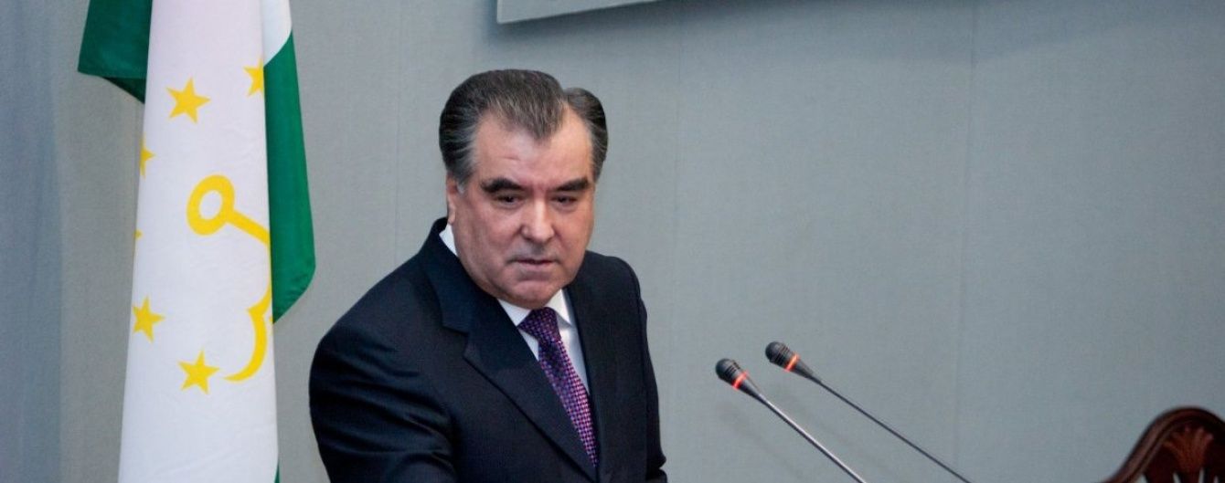 На референдумі у Таджикистані президента зробили вічним правителем і заборонили релігійні партії