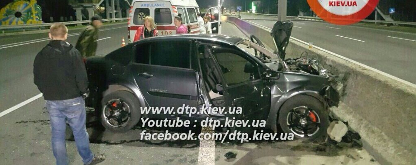 Під Києвом дві людини загинули у безглуздій аварії