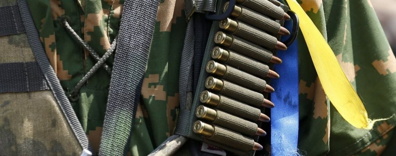 В зоне АТО в честь погибших украинских военных запустили прощальный салют