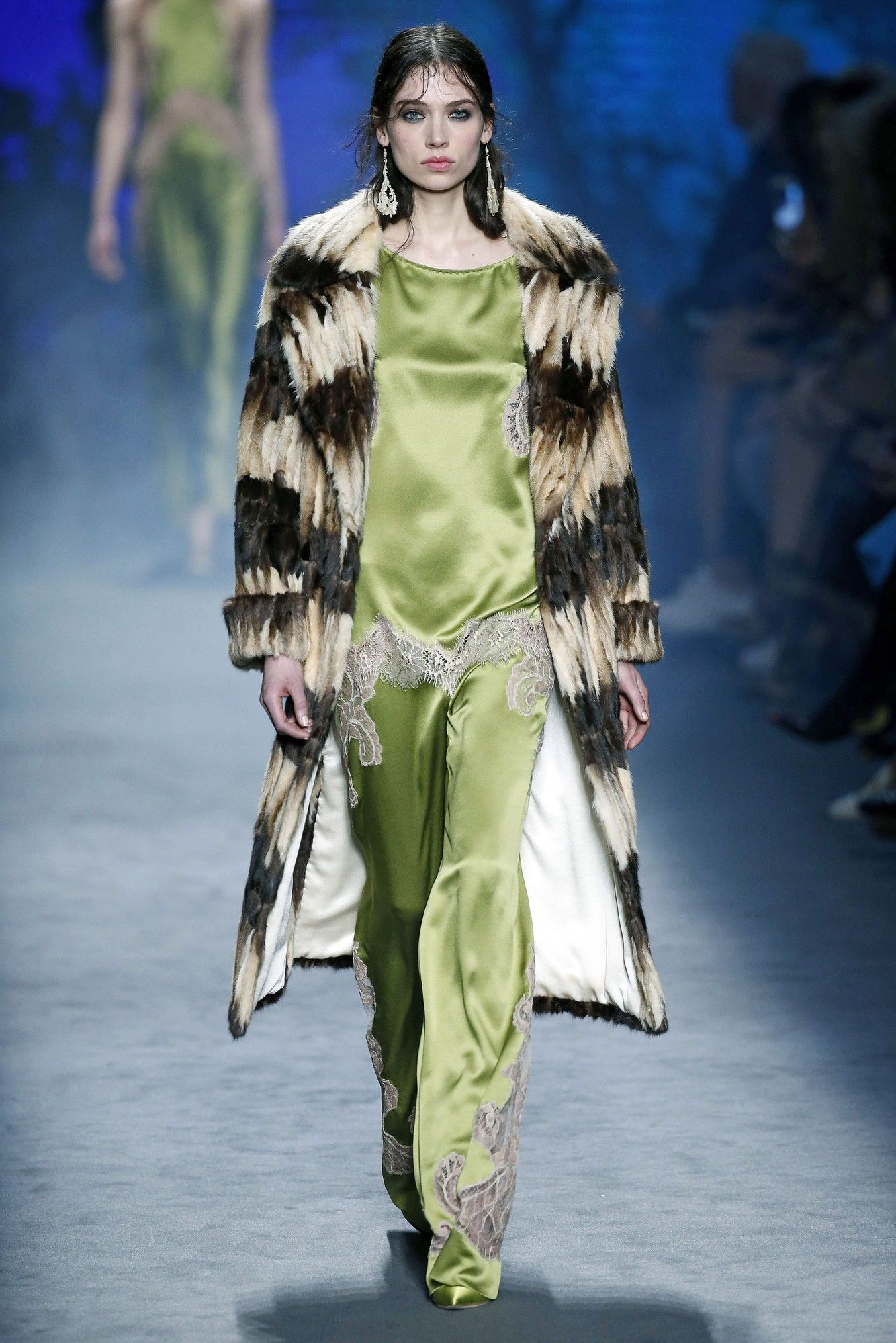 Коллекция Alberta Ferretti прет-а-порте сезона осень-зима 2016-2017_2