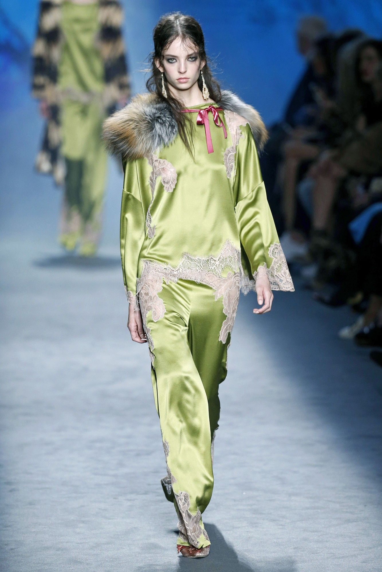 Коллекция Alberta Ferretti прет-а-порте сезона осень-зима 2016-2017_1