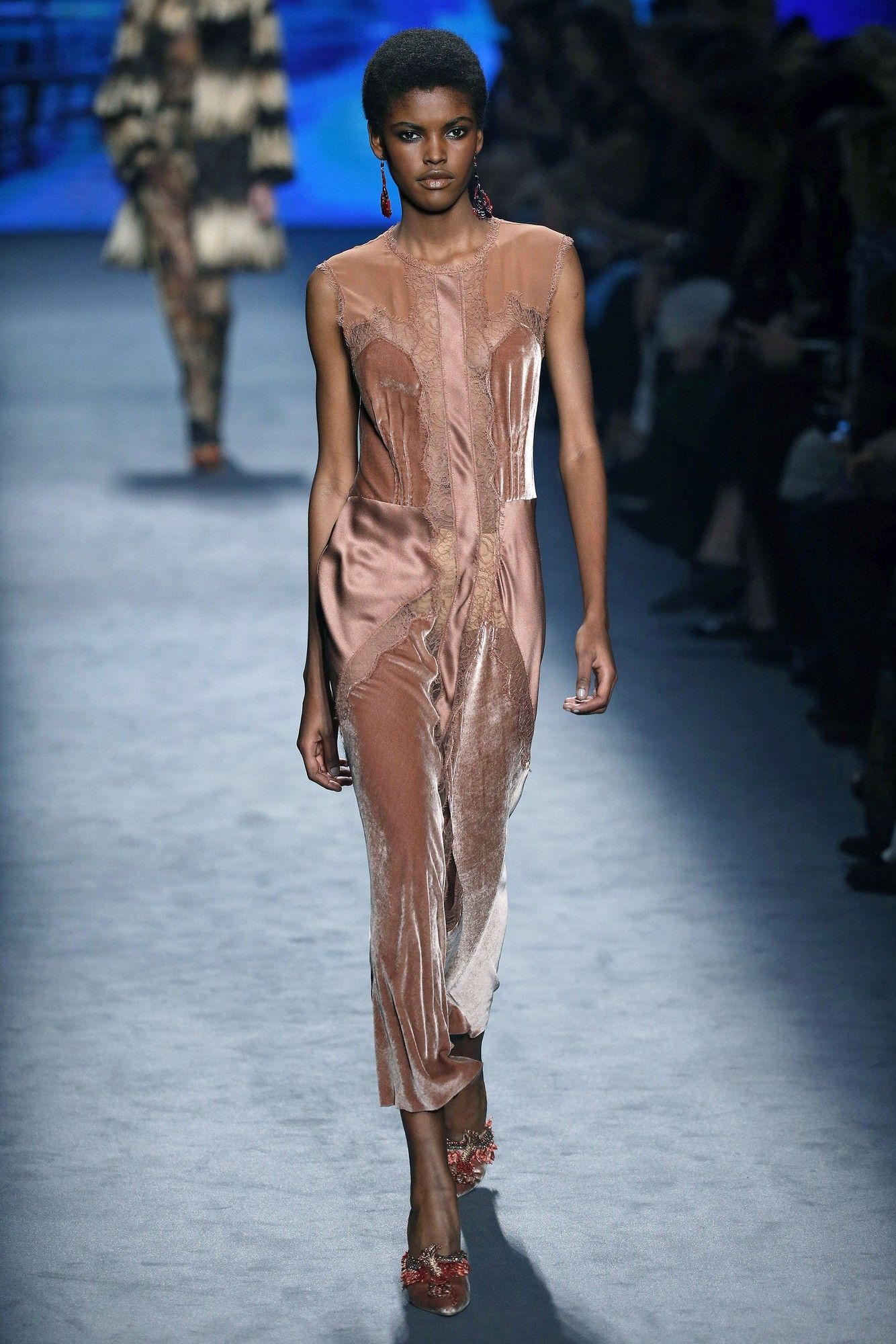 Коллекция Alberta Ferretti прет-а-порте сезона осень-зима 2016-2017_10