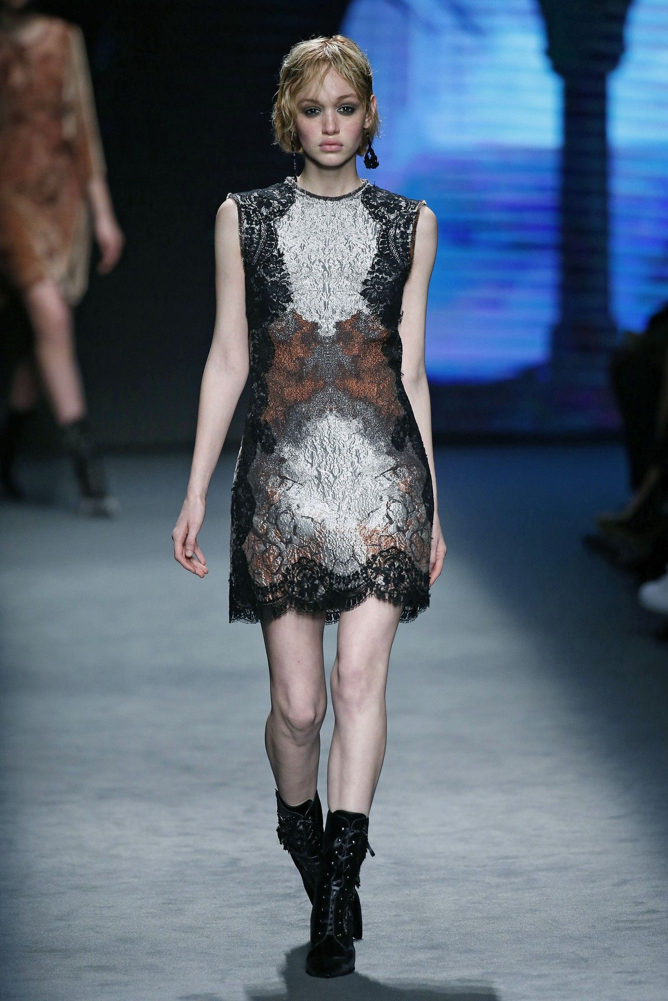 Коллекция Alberta Ferretti прет-а-порте сезона осень-зима 2016-2017_49