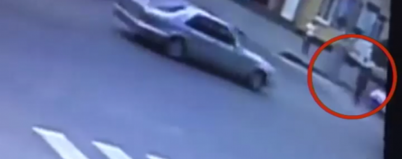 В Виннице автомобиль патрульной полиции сбил девушку на переходе
