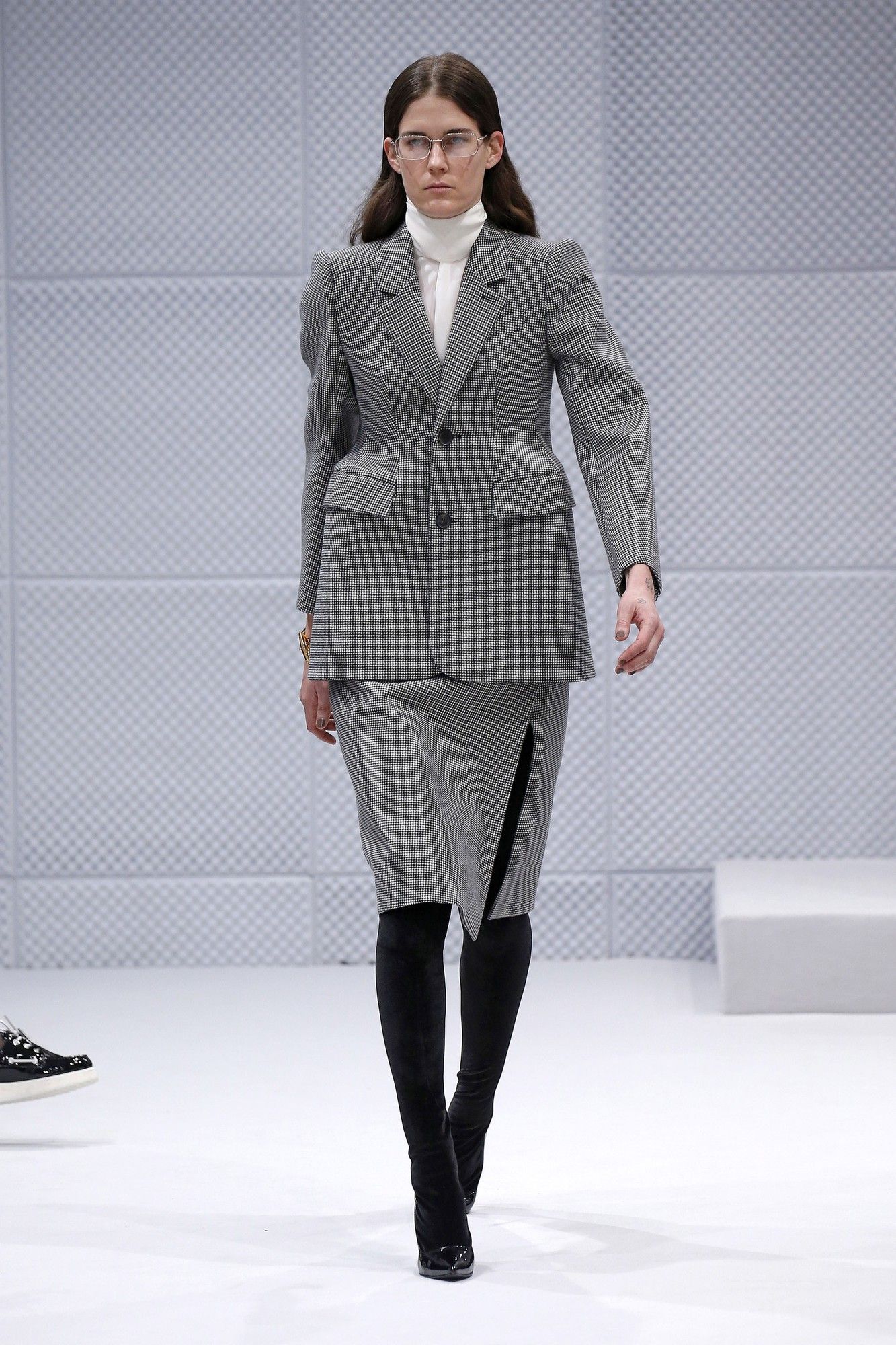 Коллекция Balenciaga прет-а-порте сезона осень-зима 2016-2017_1