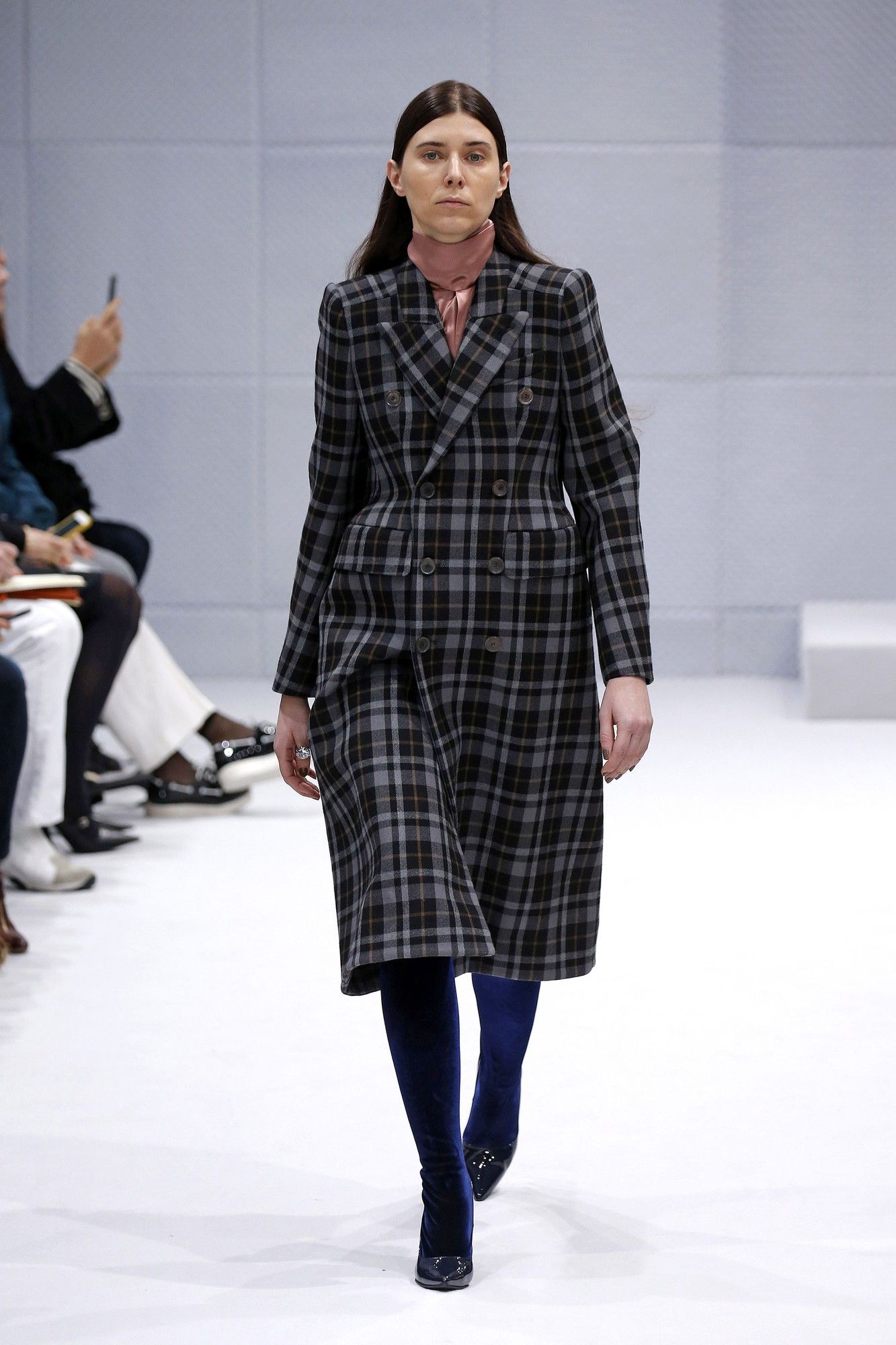 Коллекция Balenciaga прет-а-порте сезона осень-зима 2016-2017_4