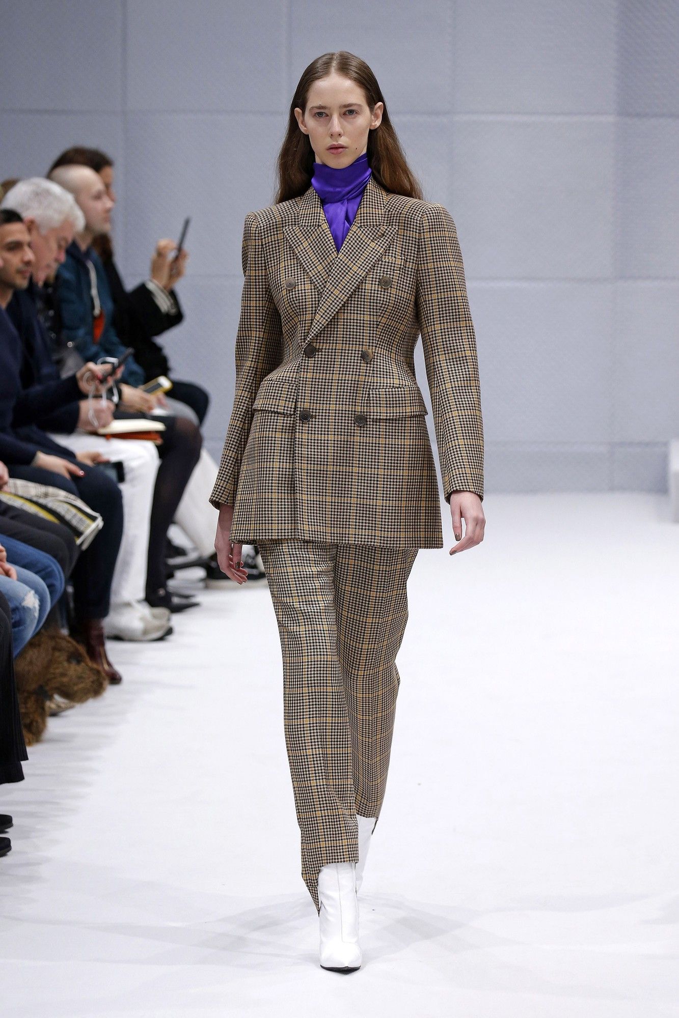 Коллекция Balenciaga прет-а-порте сезона осень-зима 2016-2017_6