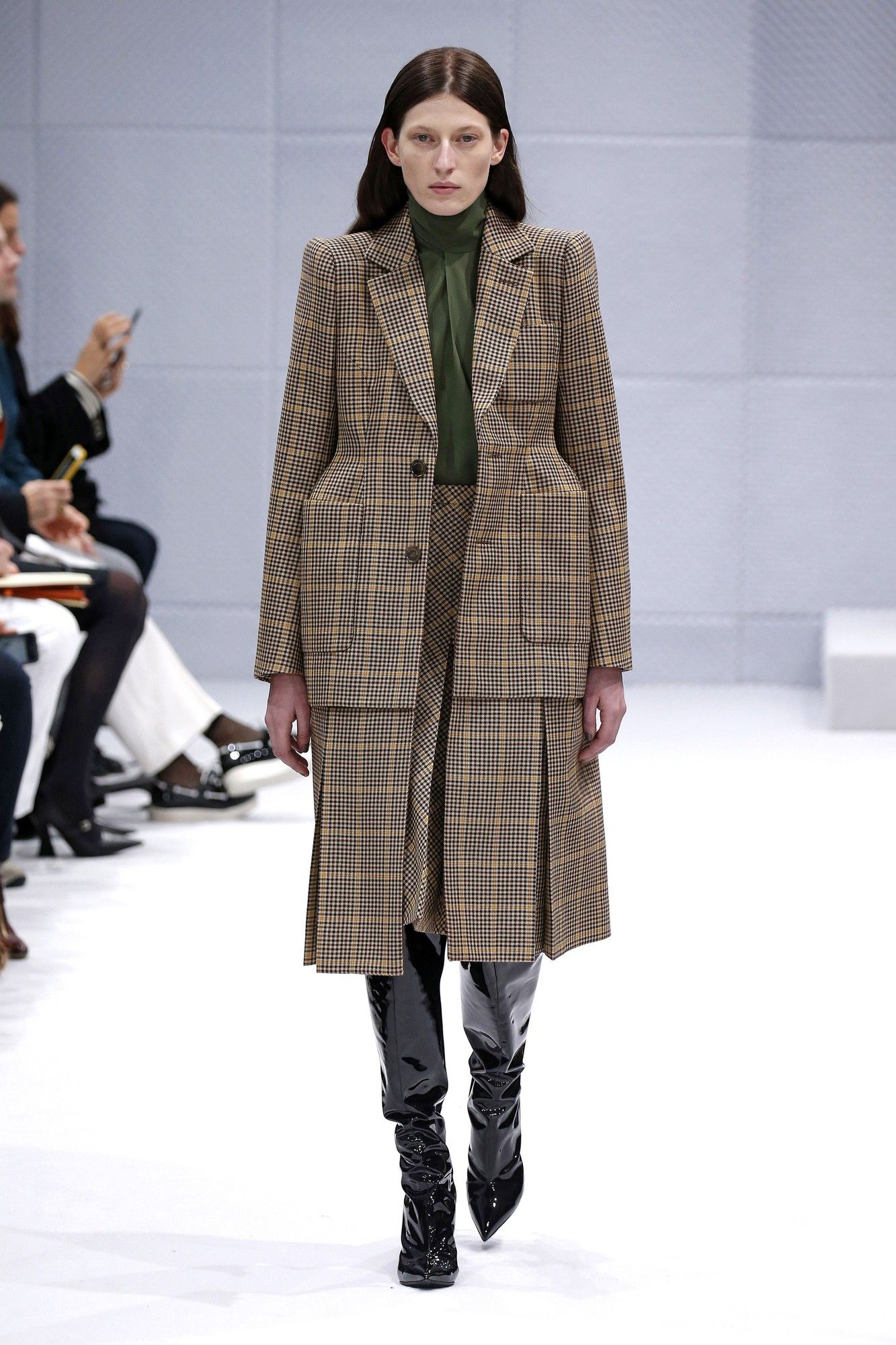 Коллекция Balenciaga прет-а-порте сезона осень-зима 2016-2017_5