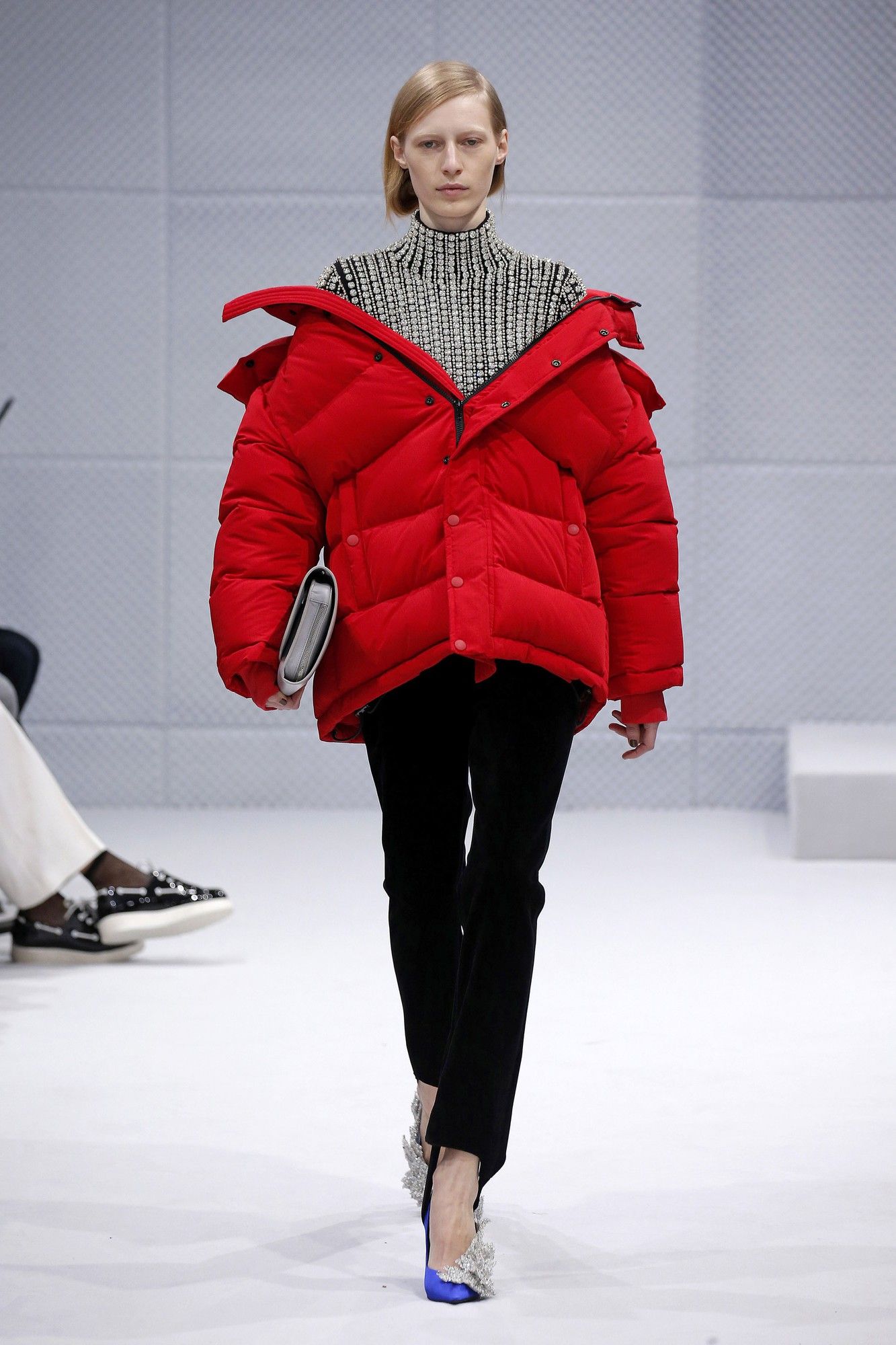 Коллекция Balenciaga прет-а-порте сезона осень-зима 2016-2017_14