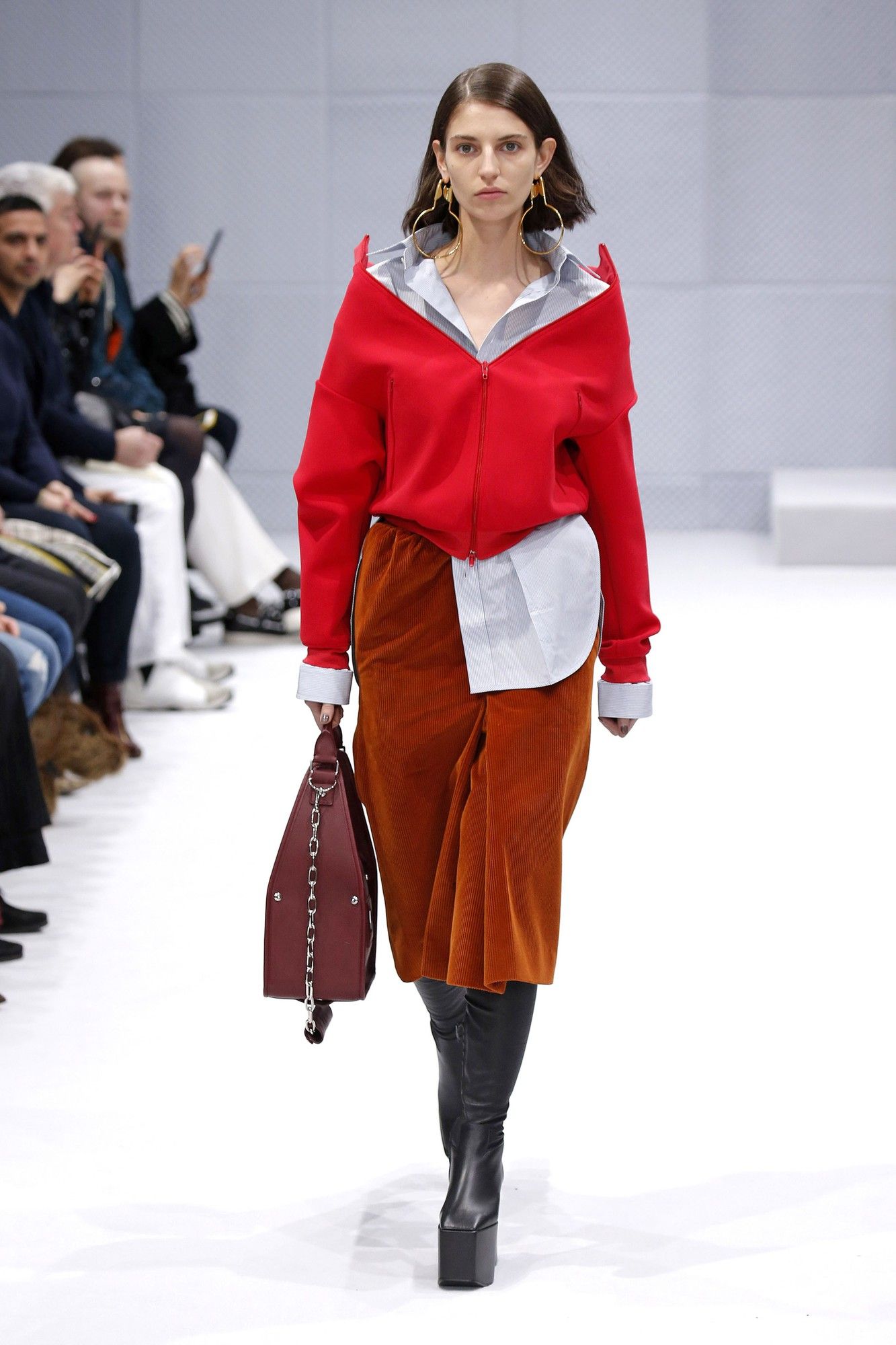Коллекция Balenciaga прет-а-порте сезона осень-зима 2016-2017_17