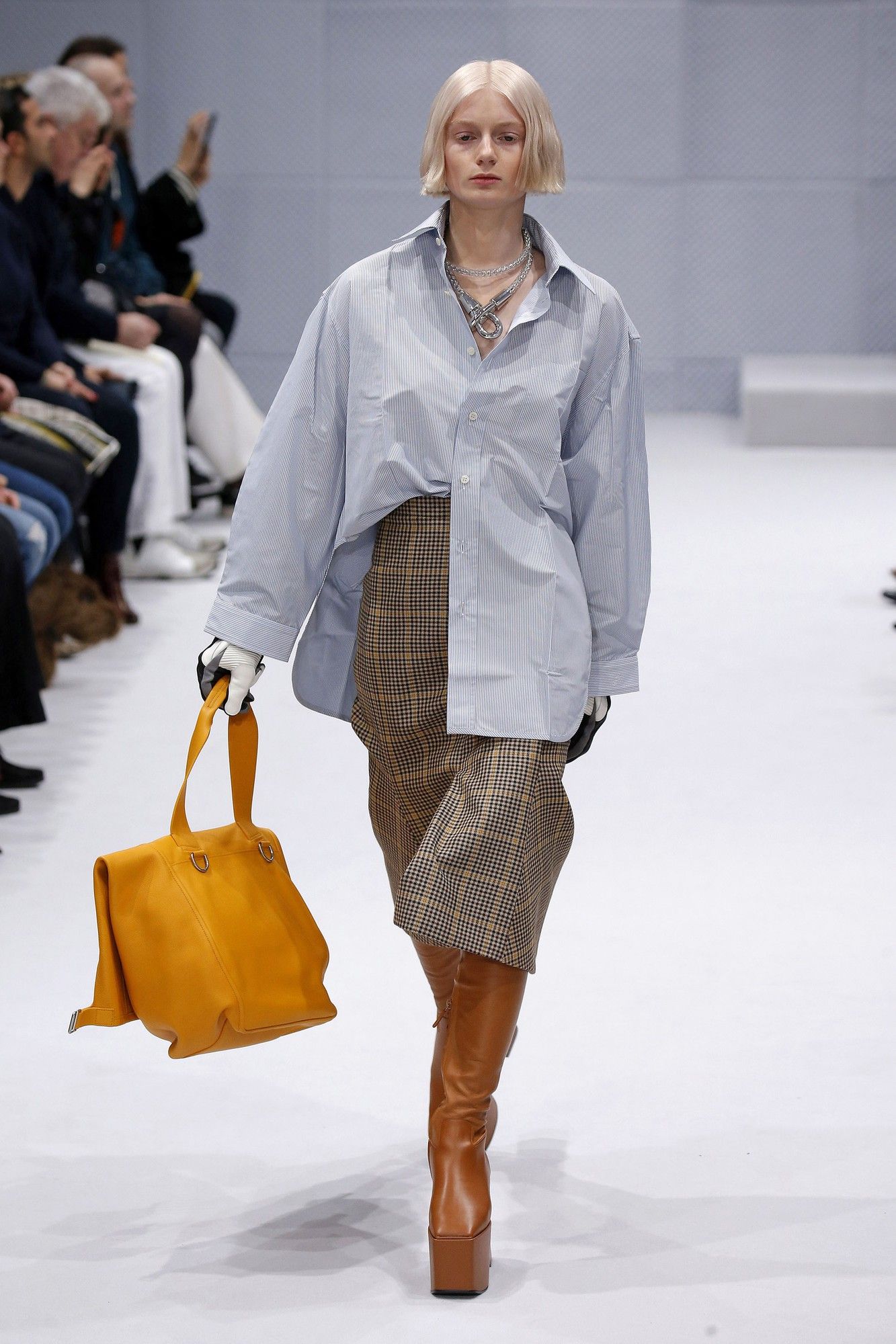 Коллекция Balenciaga прет-а-порте сезона осень-зима 2016-2017_18
