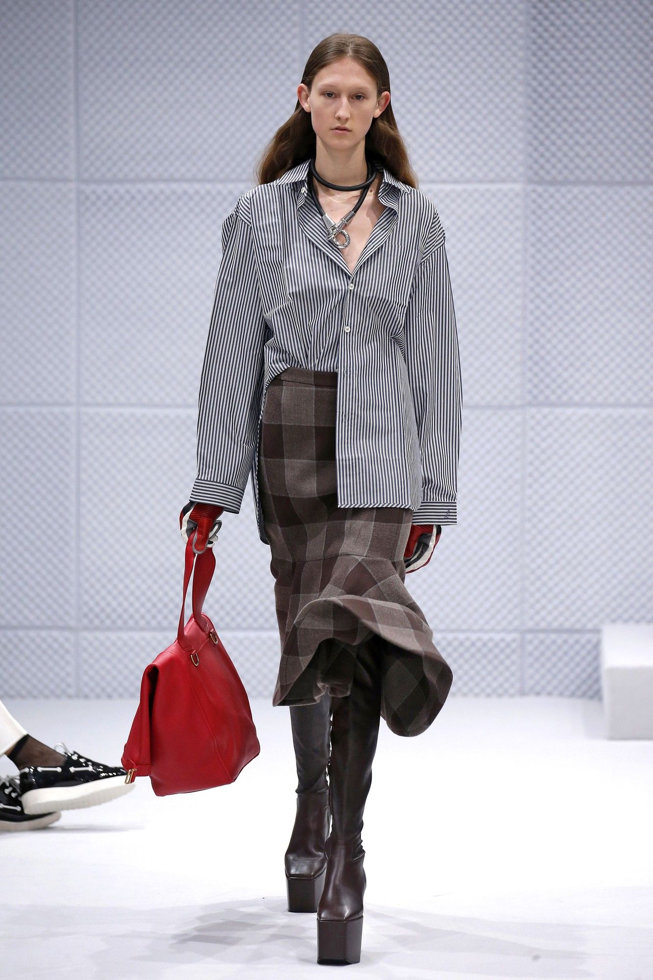 Коллекция Balenciaga прет-а-порте сезона осень-зима 2016-2017_21