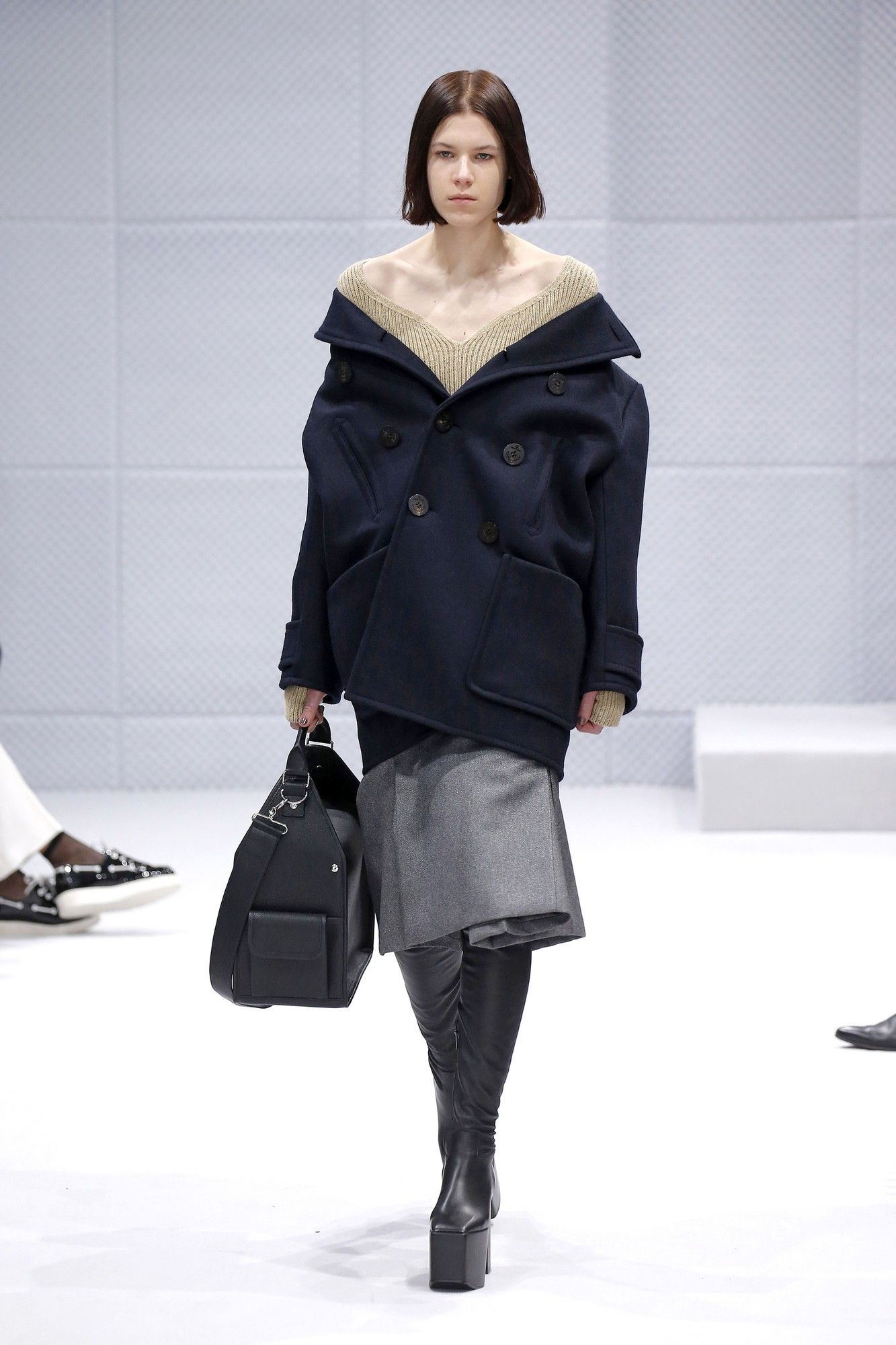 Коллекция Balenciaga прет-а-порте сезона осень-зима 2016-2017_23