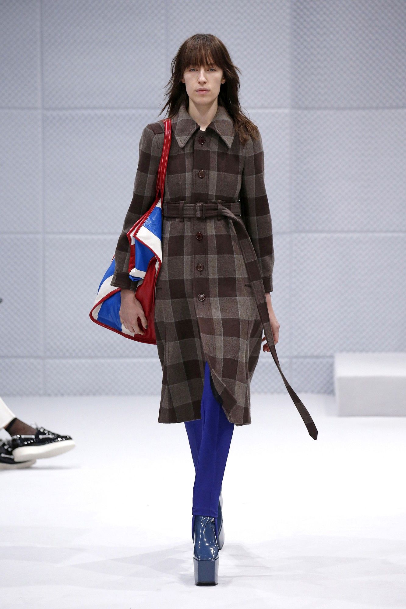 Коллекция Balenciaga прет-а-порте сезона осень-зима 2016-2017_40