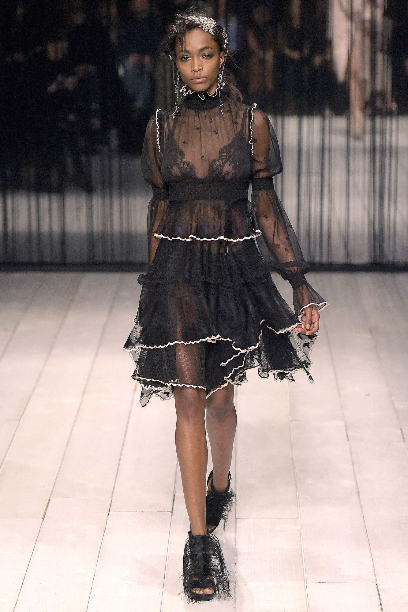 Коллекця Alexander McQueen прет-а-порте сезона осень-зима 2016-2017_11