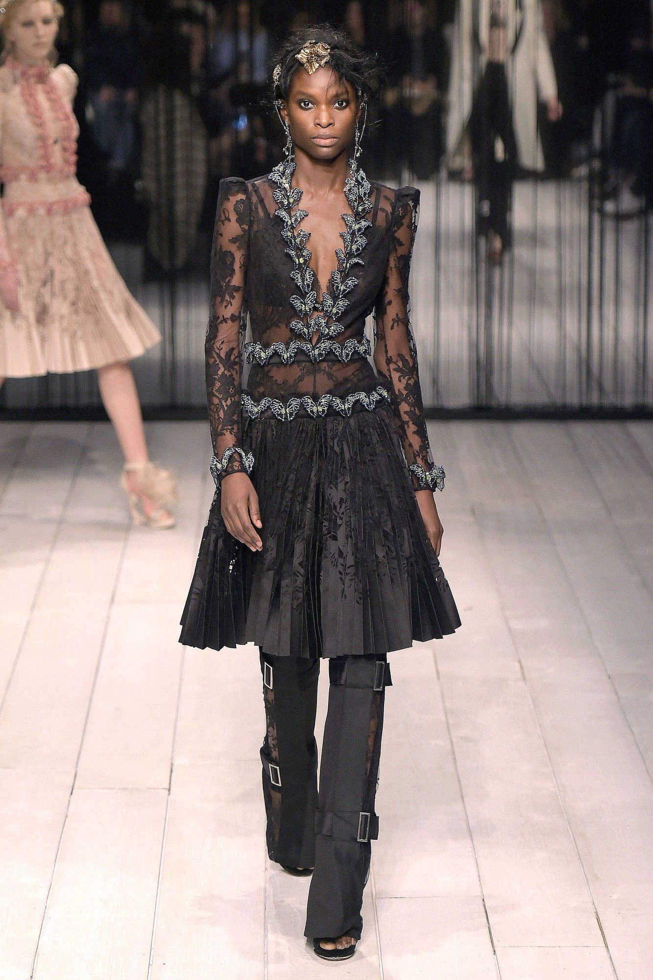 Коллекця Alexander McQueen прет-а-порте сезона осень-зима 2016-2017_14