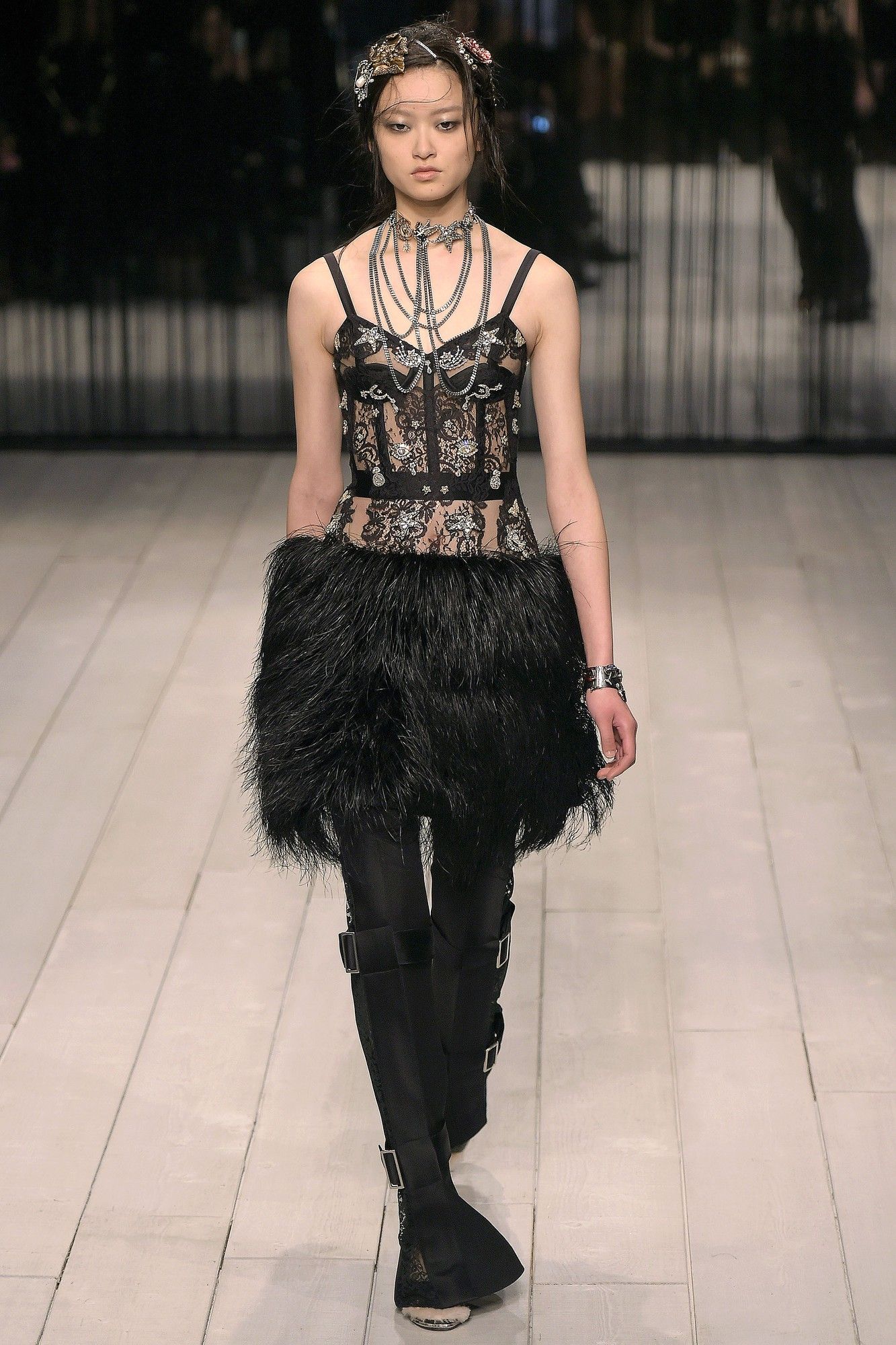 Коллекця Alexander McQueen прет-а-порте сезона осень-зима 2016-2017_30
