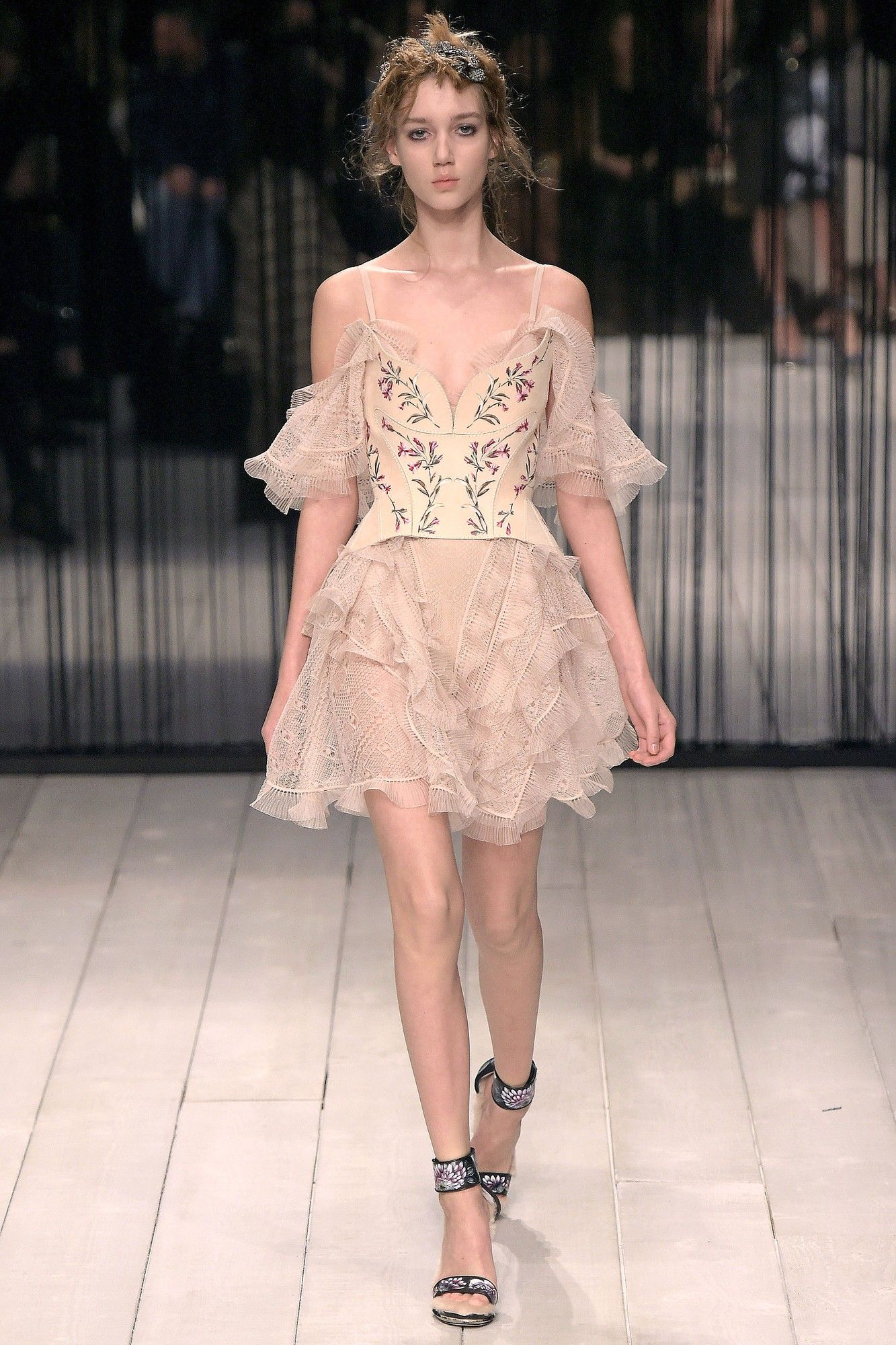 Коллекця Alexander McQueen прет-а-порте сезона осень-зима 2016-2017_24