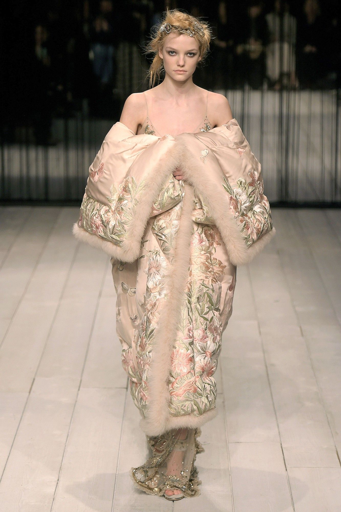 Коллекця Alexander McQueen прет-а-порте сезона осень-зима 2016-2017_41