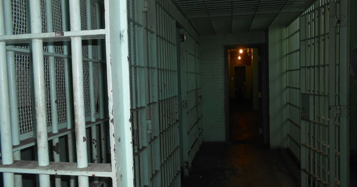 В одесском СИЗО арестантка напала на женщину-конвоира