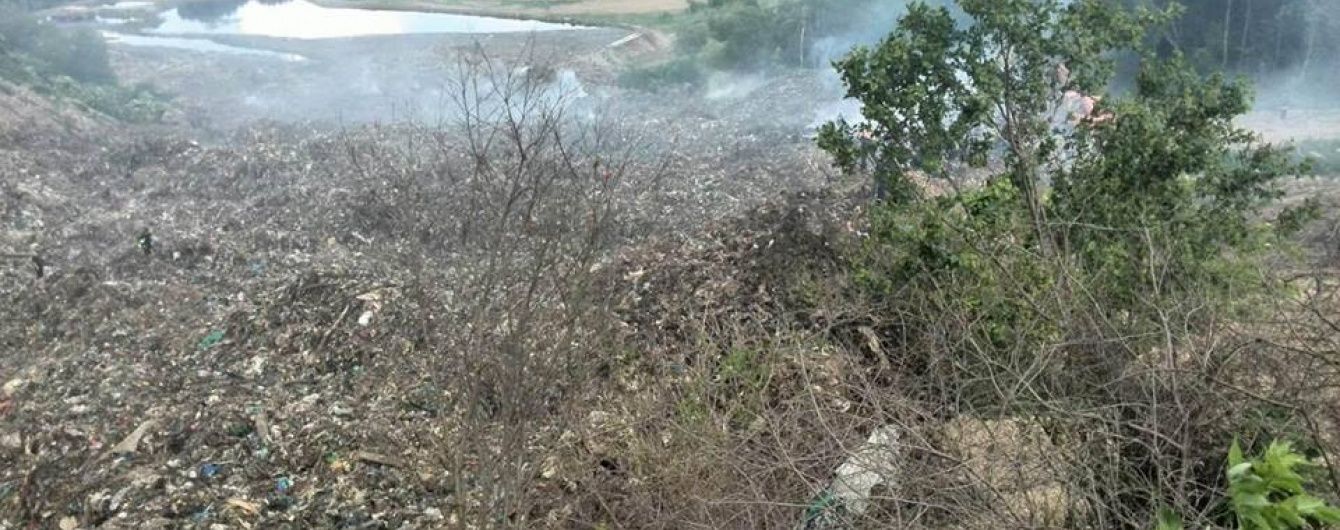 Под Львовом вблизи Грибовичской свалки треснула дамба