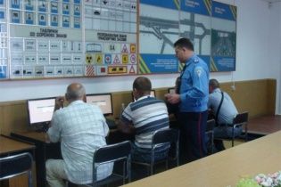 Складати іспити на водійські права українці будуть за новими білетами