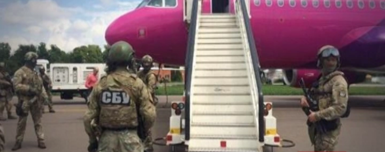 Повідомлення про "замінування" літака виявилося жартом п'яного пасажира