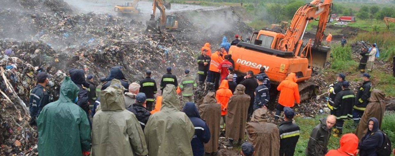 Львів у смітті. Як пожежа на Грибовицькому звалищі може перерости в політичне вогнище