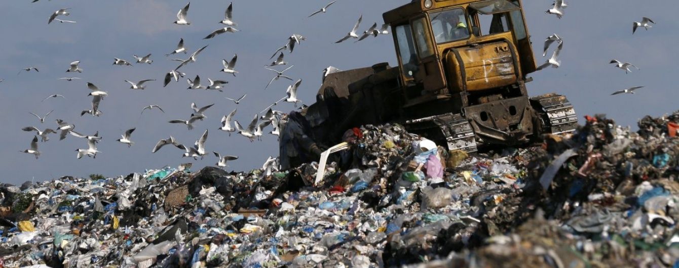 У Львівській області горить 3,5 га сміттєзвалища
