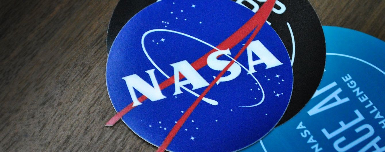 На сайті NASA з'явилися непристойні зображення дівчат