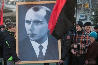 В Вятовича предлагают создать украинский нацпантеон после надругательства над могилой Бандеры
