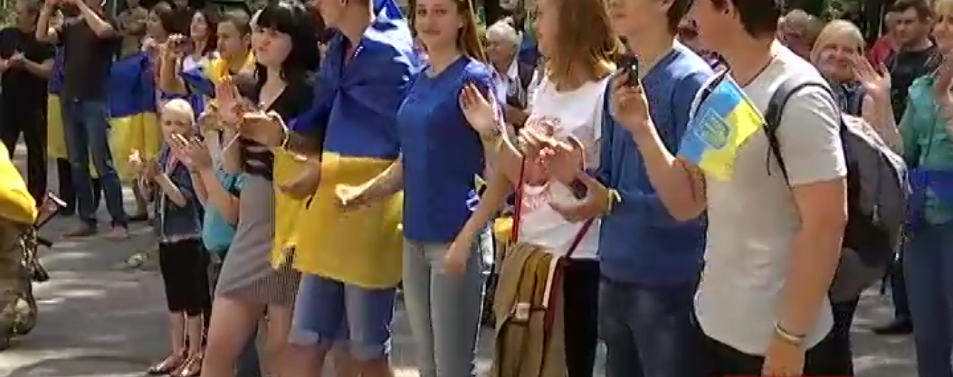 В Авдіївці під обстрілами відбувся концерт української пісні
