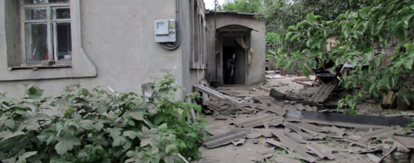 Бойовики важко поранили 77-річну пенсіонерку під час обстрілу Мар'їнки